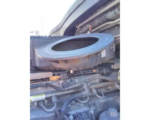FREIGHTLINER CASCADIA 126 AIR CLEANER