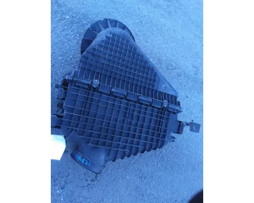 FREIGHTLINER CASCADIA 126 AIR CLEANER