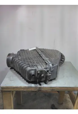FREIGHTLINER CASCADIA 126 AIR CLEANER