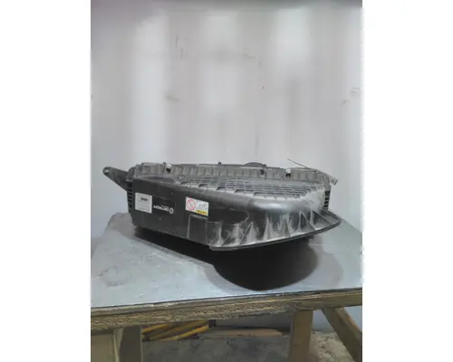 FREIGHTLINER CASCADIA 126 AIR CLEANER