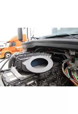 FREIGHTLINER CASCADIA 126 AIR CLEANER