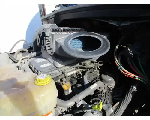 FREIGHTLINER CASCADIA 126 AIR CLEANER