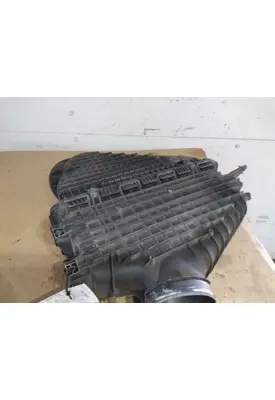 FREIGHTLINER CASCADIA 126 AIR CLEANER
