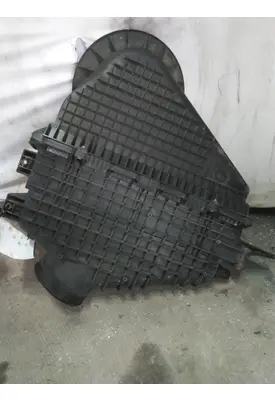 FREIGHTLINER CASCADIA 126 AIR CLEANER