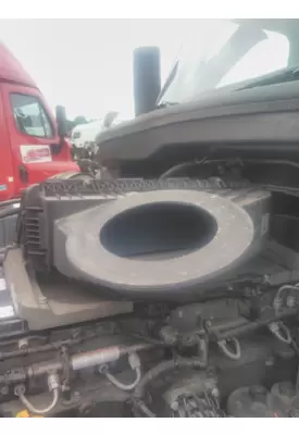 FREIGHTLINER CASCADIA 126 AIR CLEANER