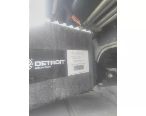 FREIGHTLINER CASCADIA 126 AIR CLEANER