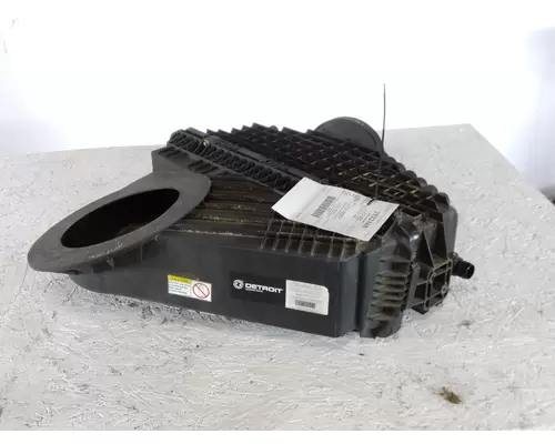 FREIGHTLINER CASCADIA 126 AIR CLEANER