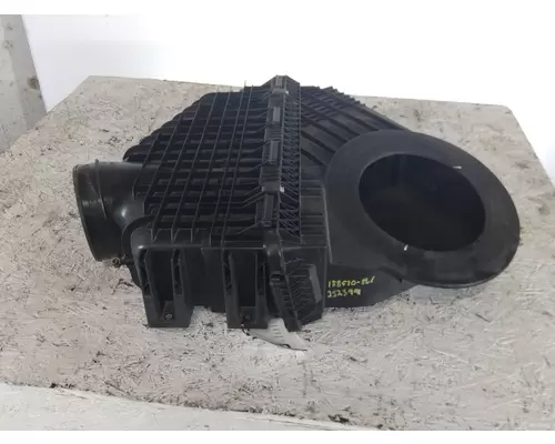 FREIGHTLINER CASCADIA 126 AIR CLEANER