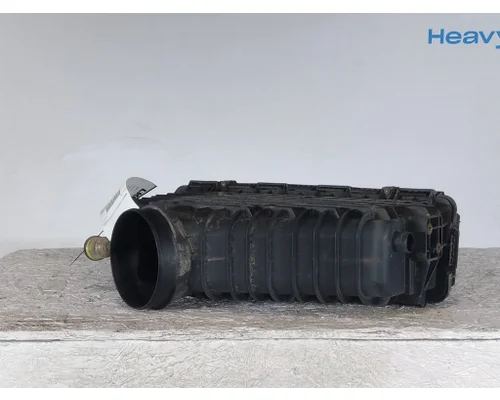 FREIGHTLINER CASCADIA 126 AIR CLEANER