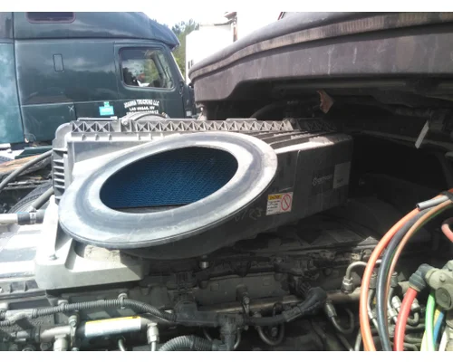 FREIGHTLINER CASCADIA 126 AIR CLEANER