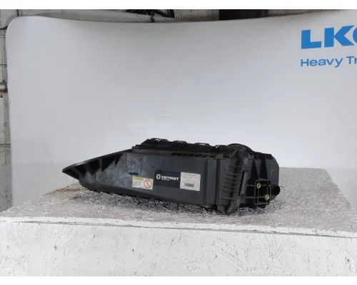 FREIGHTLINER CASCADIA 126 AIR CLEANER