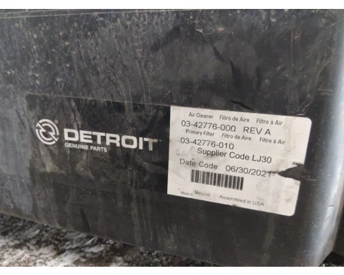 FREIGHTLINER CASCADIA 126 AIR CLEANER