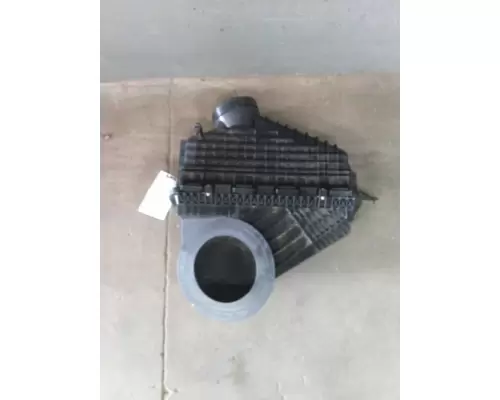 FREIGHTLINER CASCADIA 126 AIR CLEANER