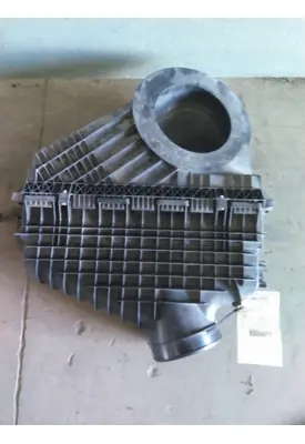 FREIGHTLINER CASCADIA 126 AIR CLEANER