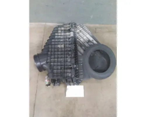 FREIGHTLINER CASCADIA 126 AIR CLEANER