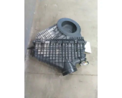 FREIGHTLINER CASCADIA 126 AIR CLEANER
