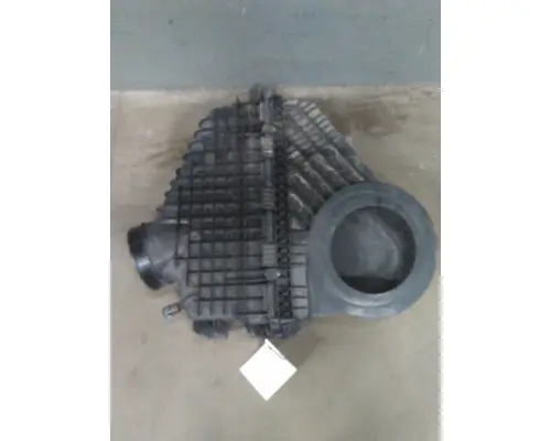 FREIGHTLINER CASCADIA 126 AIR CLEANER