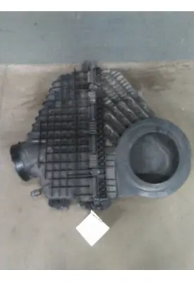 FREIGHTLINER CASCADIA 126 AIR CLEANER