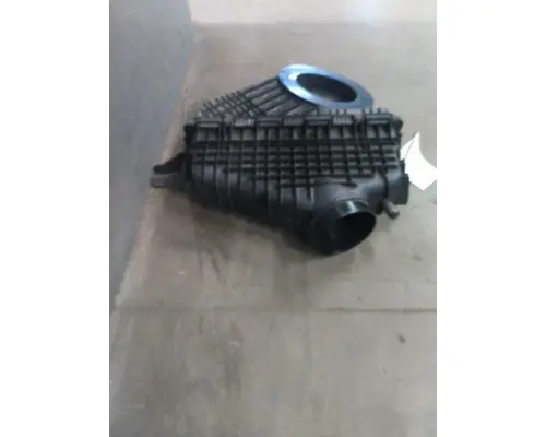 FREIGHTLINER CASCADIA 126 AIR CLEANER