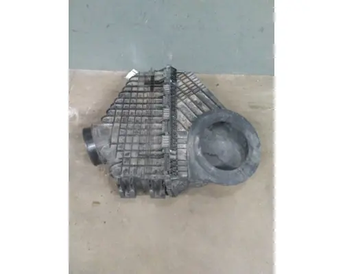 FREIGHTLINER CASCADIA 126 AIR CLEANER