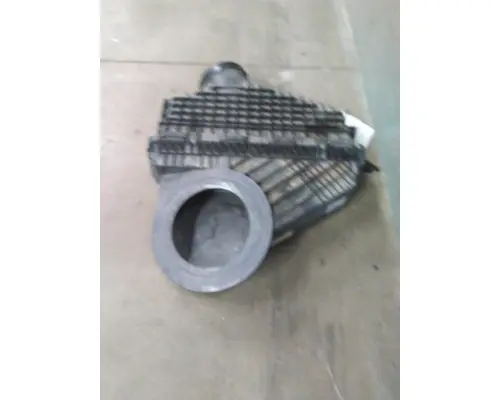 FREIGHTLINER CASCADIA 126 AIR CLEANER