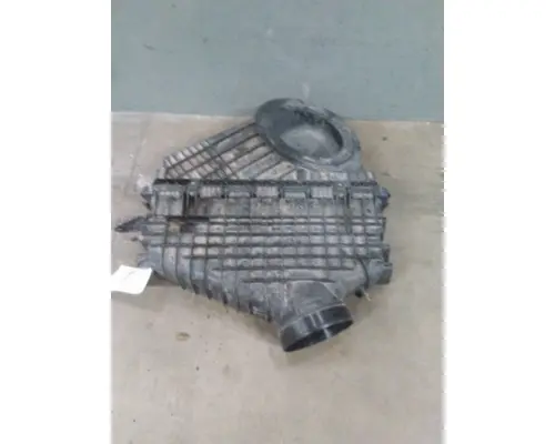 FREIGHTLINER CASCADIA 126 AIR CLEANER