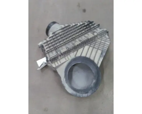 FREIGHTLINER CASCADIA 126 AIR CLEANER