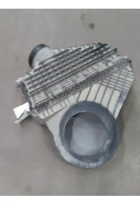FREIGHTLINER CASCADIA 126 AIR CLEANER