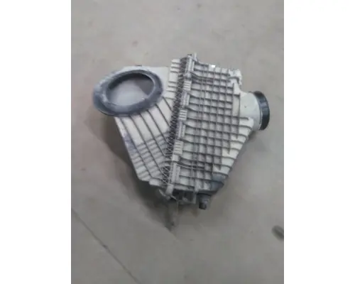 FREIGHTLINER CASCADIA 126 AIR CLEANER