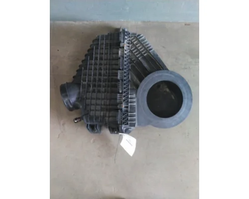 FREIGHTLINER CASCADIA 126 AIR CLEANER