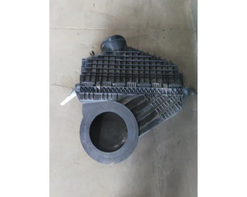 FREIGHTLINER CASCADIA 126 AIR CLEANER