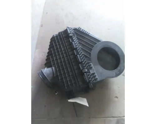 FREIGHTLINER CASCADIA 126 AIR CLEANER