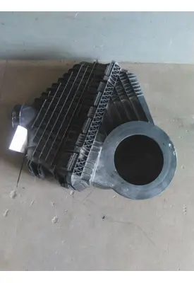 FREIGHTLINER CASCADIA 126 AIR CLEANER