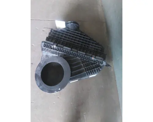 FREIGHTLINER CASCADIA 126 AIR CLEANER