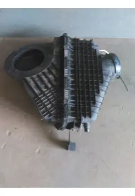 FREIGHTLINER CASCADIA 126 AIR CLEANER