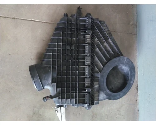 FREIGHTLINER CASCADIA 126 AIR CLEANER