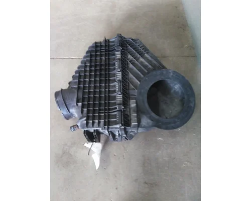 FREIGHTLINER CASCADIA 126 AIR CLEANER