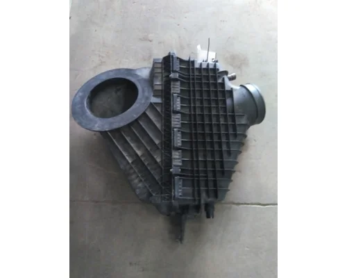 FREIGHTLINER CASCADIA 126 AIR CLEANER