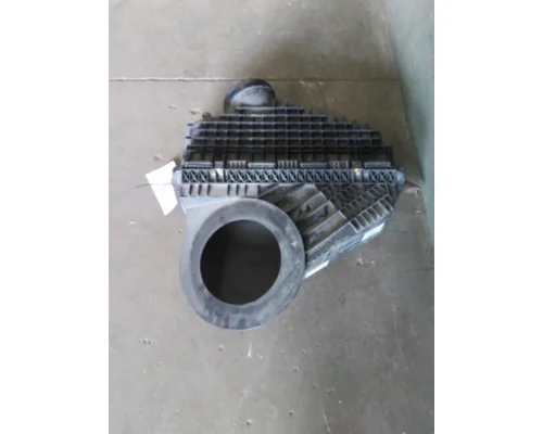 FREIGHTLINER CASCADIA 126 AIR CLEANER
