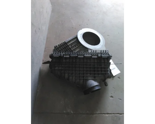 FREIGHTLINER CASCADIA 126 AIR CLEANER