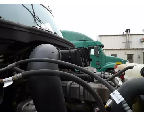 FREIGHTLINER CASCADIA 126 AIR CLEANER