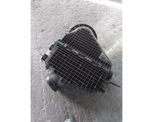 FREIGHTLINER CASCADIA 126 AIR CLEANER