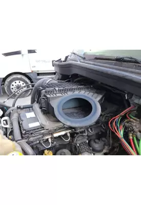 FREIGHTLINER CASCADIA 126 AIR CLEANER