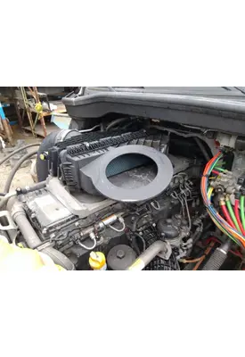 FREIGHTLINER CASCADIA 126 AIR CLEANER