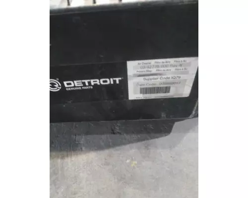 FREIGHTLINER CASCADIA 126 AIR CLEANER