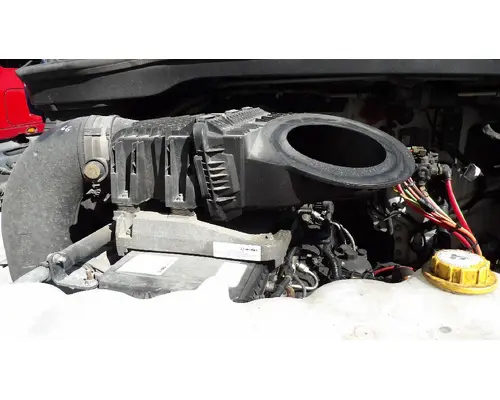 FREIGHTLINER CASCADIA 126 AIR CLEANER