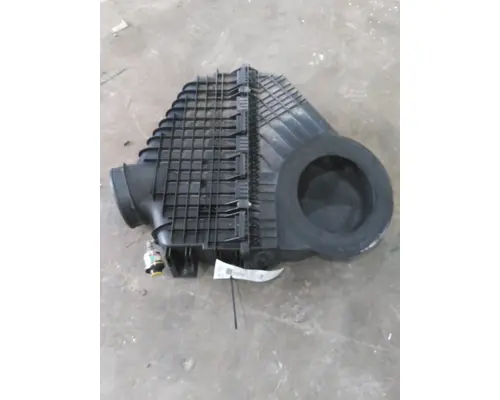 FREIGHTLINER CASCADIA 126 AIR CLEANER
