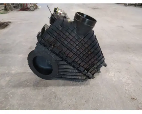 FREIGHTLINER CASCADIA 126 AIR CLEANER