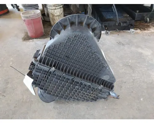 FREIGHTLINER CASCADIA 126 AIR CLEANER