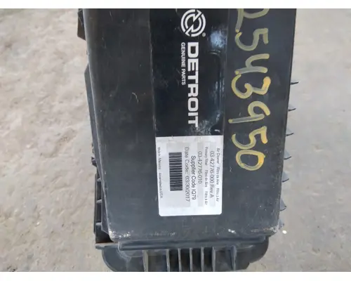FREIGHTLINER CASCADIA 126 AIR CLEANER
